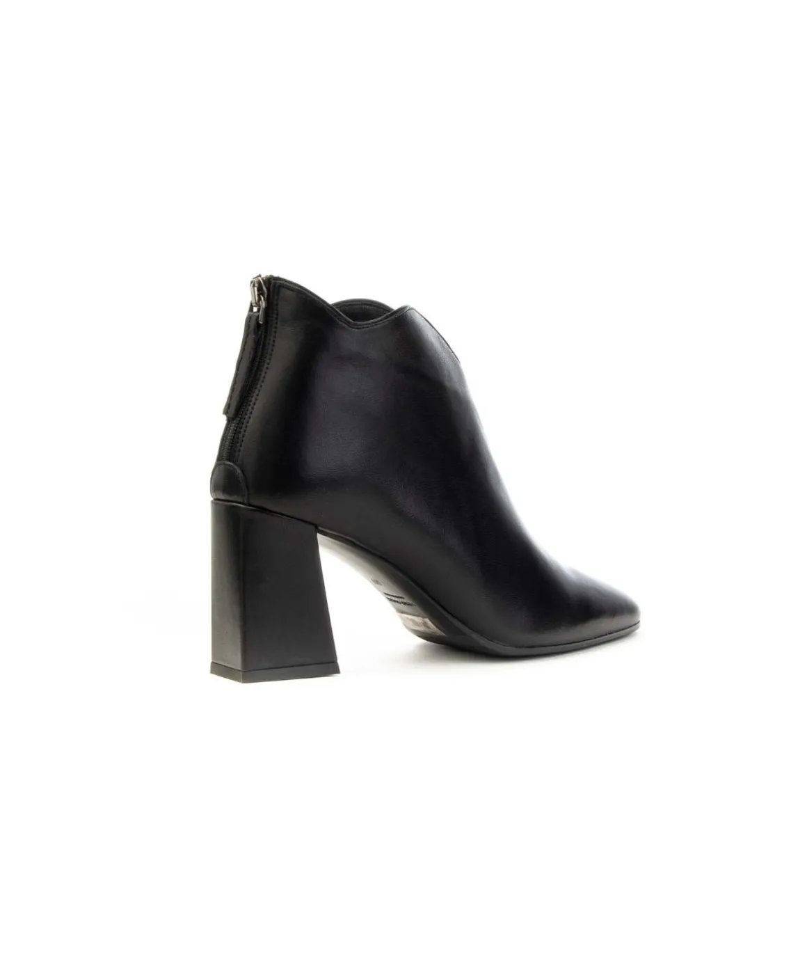 tronchetto_ankle_boot__in_2.webp Tronchetto ankle boot 1520 in nappa leone shoes frosinone