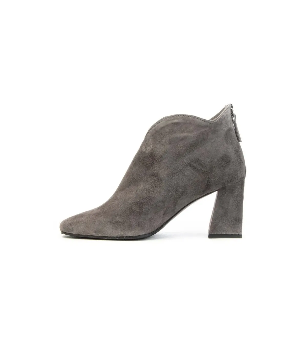 tronchetto_ankle_boot_don_3-1.webp Tronchetto ankle boot donna 1520s Franco Russo in camoscio